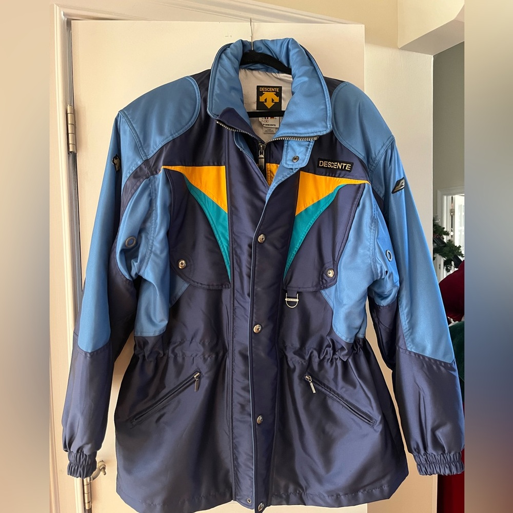 Men's Descente brand XL Ski Jacket